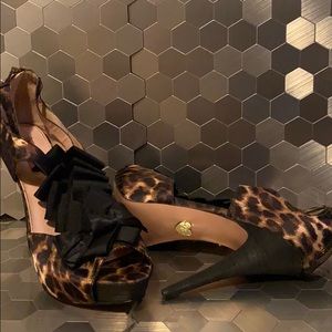 Betsy Johnson leopard stilettos size 10